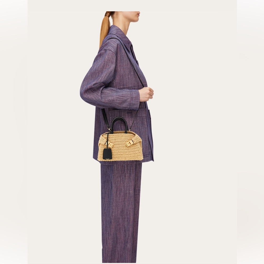 Ferragamo Hug Bag XS - Picture 7 of 15